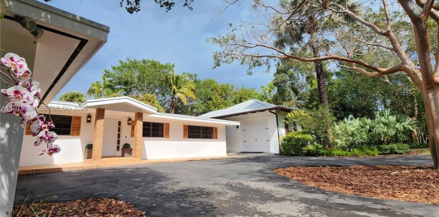 Casa en Pinecrest, Florida 6 dormitorios, 397.81 m2 № 2042749