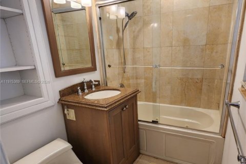 Casa en venta en Pinecrest, Florida, 6 dormitorios, 397.81 m2 № 2042749 - foto 19