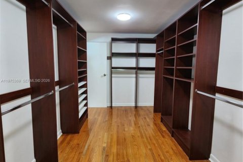 Casa en venta en Pinecrest, Florida, 6 dormitorios, 397.81 m2 № 2042749 - foto 15