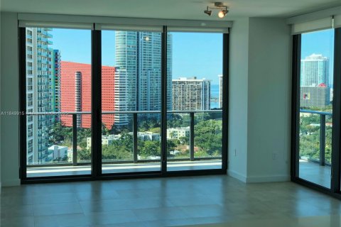 Condo in Miami, Florida, 3 bedrooms  № 1852421 - photo 9