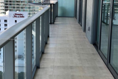 Condo in Miami, Florida, 3 bedrooms  № 1852421 - photo 18