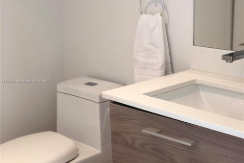 Condo in Miami, Florida, 3 bedrooms  № 1852421 - photo 21