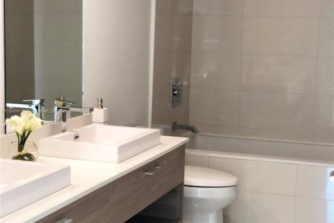 Condo in Miami, Florida, 3 bedrooms  № 1852421 - photo 13