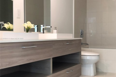 Condo in Miami, Florida, 3 bedrooms  № 1852421 - photo 15