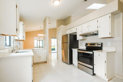 Villa ou maison à louer à Oviedo, Floride: 3 chambres, 123 m2 № 2092039 - photo 7