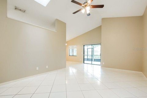 Villa ou maison à louer à Oviedo, Floride: 3 chambres, 123 m2 № 2092039 - photo 4