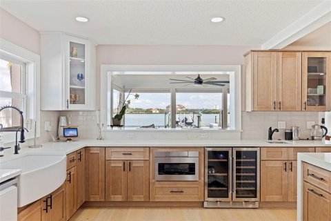 Casa en venta en Saint Petersburg, Florida, 3 dormitorios, 237.27 m2 № 2097344 - foto 17
