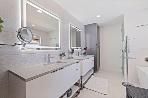 Casa en venta en Saint Petersburg, Florida, 3 dormitorios, 237.27 m2 № 2097344 - foto 30