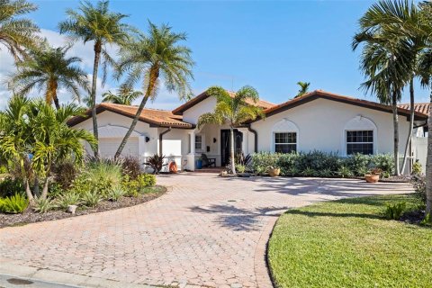 Casa en venta en Saint Petersburg, Florida, 3 dormitorios, 237.27 m2 № 2097344 - foto 2