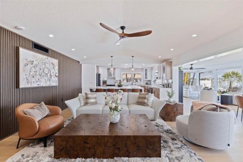 Casa en venta en Saint Petersburg, Florida, 3 dormitorios, 237.27 m2 № 2097344 - foto 13