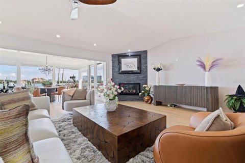 Casa en venta en Saint Petersburg, Florida, 3 dormitorios, 237.27 m2 № 2097344 - foto 12
