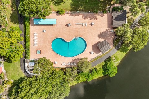 Condo in Pompano Beach, Florida, 2 bedrooms № 1968053 - photo 26