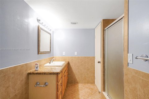 Condo in Pompano Beach, Florida, 2 bedrooms № 1968053 - photo 16