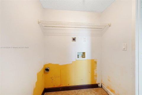 Condo in Pompano Beach, Florida, 2 bedrooms № 1968053 - photo 18