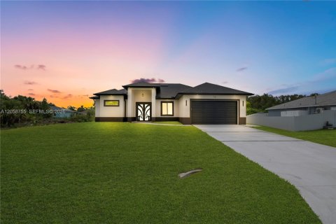 Casa en Lehigh Acres, Florida 4 dormitorios, 168.62 m2 № 2169112