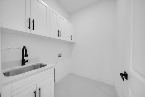 Casa en venta en Lehigh Acres, Florida, 4 dormitorios, 168.62 m2 № 2169112 - foto 27