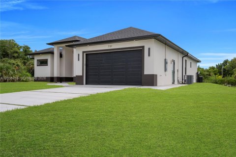 Casa en venta en Lehigh Acres, Florida, 4 dormitorios, 168.62 m2 № 2169112 - foto 3