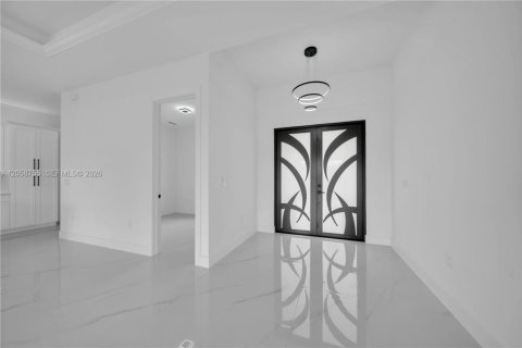 Casa en venta en Lehigh Acres, Florida, 4 dormitorios, 168.62 m2 № 2169112 - foto 5
