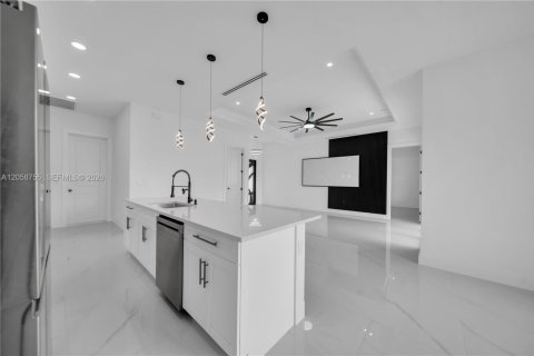 Casa en venta en Lehigh Acres, Florida, 4 dormitorios, 168.62 m2 № 2169112 - foto 10