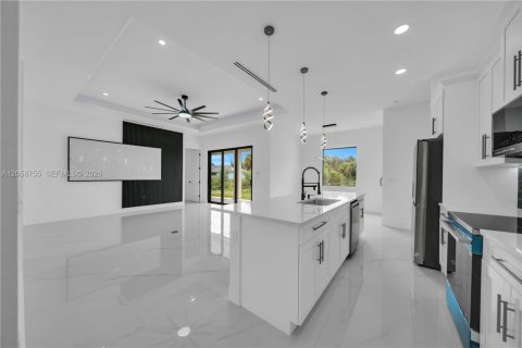 Casa en venta en Lehigh Acres, Florida, 4 dormitorios, 168.62 m2 № 2169112 - foto 8