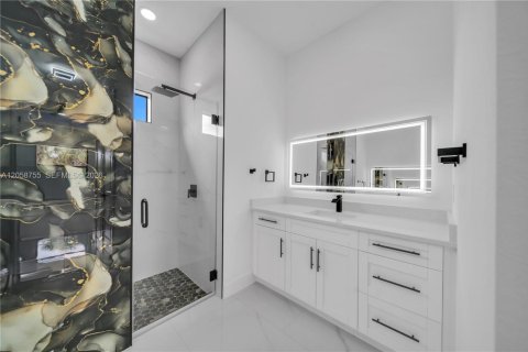 Casa en venta en Lehigh Acres, Florida, 4 dormitorios, 168.62 m2 № 2169112 - foto 20