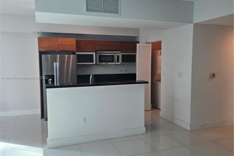 Купить кондоминиум в Майами, Флорида 2 спальни, 93.46м2, № 1967811 - фото 8