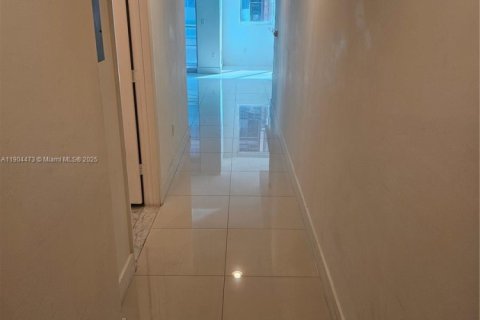 Купить кондоминиум в Майами, Флорида 2 спальни, 93.46м2, № 1967811 - фото 4