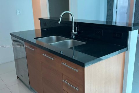 Купить кондоминиум в Майами, Флорида 2 спальни, 93.46м2, № 1967811 - фото 13