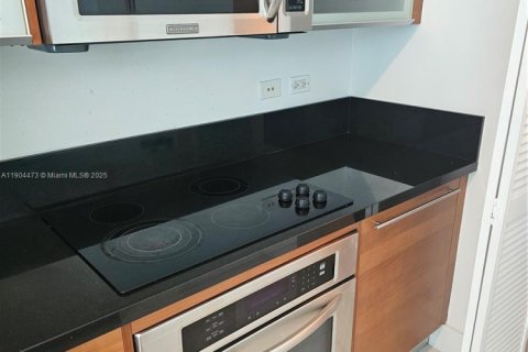 Купить кондоминиум в Майами, Флорида 2 спальни, 93.46м2, № 1967811 - фото 12