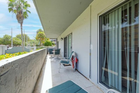 Condo in Miami, Florida, 3 bedrooms  № 1928137 - photo 16