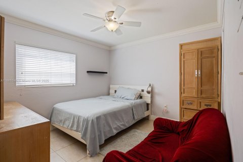 Condo in Miami, Florida, 3 bedrooms  № 1928137 - photo 2