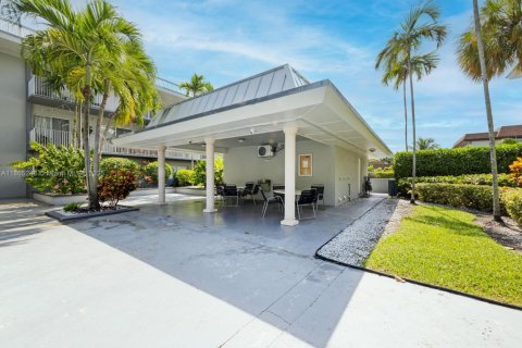 Condo in Miami, Florida, 3 bedrooms  № 1928137 - photo 5