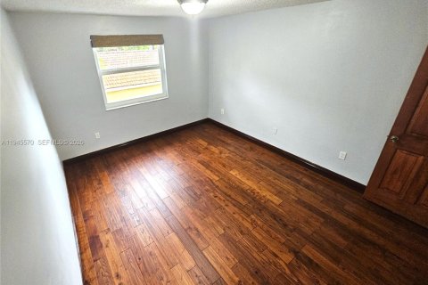 Снять в аренду виллу или дом в Майами, Флорида 5 спален, 279.54м2, № 2002520 - фото 15