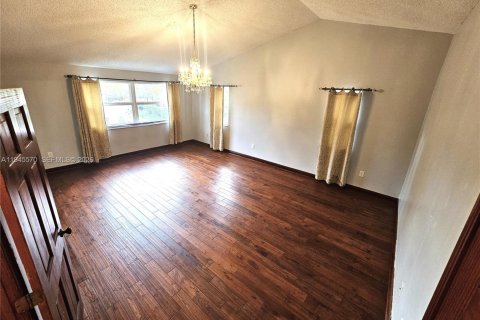 Снять в аренду виллу или дом в Майами, Флорида 5 спален, 279.54м2, № 2002520 - фото 20