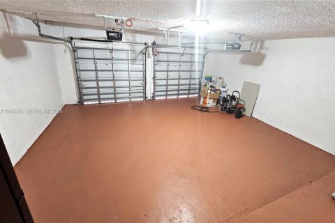 Снять в аренду виллу или дом в Майами, Флорида 5 спален, 279.54м2, № 2002520 - фото 7