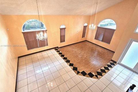 Снять в аренду виллу или дом в Майами, Флорида 5 спален, 279.54м2, № 2002520 - фото 16