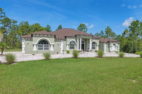 House in Weeki Wachee, Florida 4 bedrooms, 327.76 sq.m. № 1826360 - photo 2