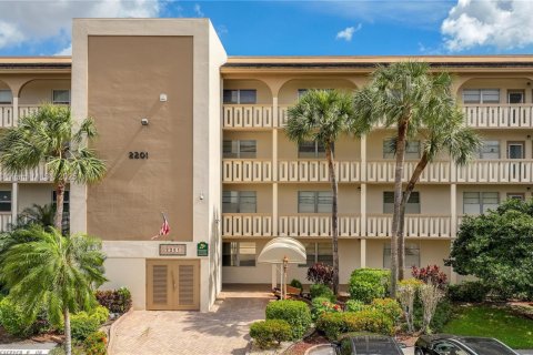 Купить кондоминиум в Коконат Крик, Флорида 2 спальни, 107.4м2, № 1943275 - фото 3