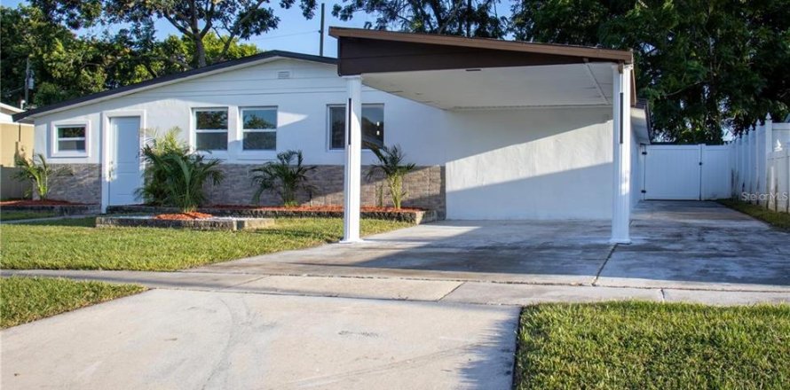 House in Orlando, Florida 3 bedrooms, 104.14 sq.m. № 2377909