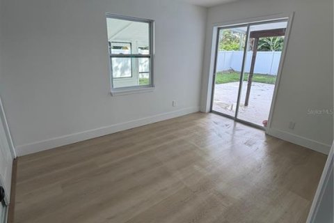House in Orlando, Florida 3 bedrooms, 104.14 sq.m. № 2377909 - photo 30