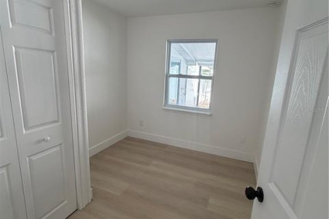 House in Orlando, Florida 3 bedrooms, 104.14 sq.m. № 2377909 - photo 27