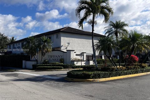 Touwnhouse à Miami, Floride 3 chambres, 117.99 m2 № 2028556