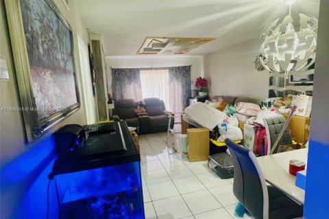 Condo in Miami Gardens, Florida, 1 bedroom  № 1739557 - photo 8