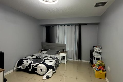 Купить виллу или дом в Палм-Бей, Флорида 5 комнат, 83.98м2, № 2086037 - фото 8
