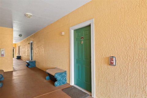 Condo in Clearwater, Florida, 3 bedrooms  № 1837333 - photo 9