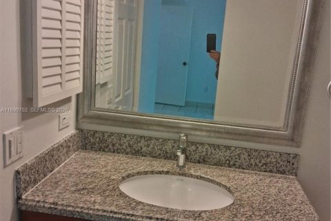 Copropriété à louer à Miami, Floride: 2 chambres, 114.73 m2 № 2057966 - photo 25