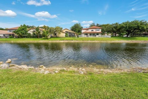 Villa ou maison à vendre à Coral Springs, Floride: 4 chambres, 241.73 m2 № 2186599 - photo 28