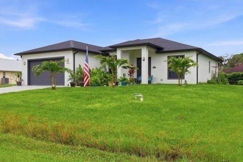 Villa ou maison à North Port, Floride 3 chambres, 167.6 m2 № 2408732