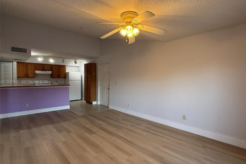 Купить кондоминиум в Тамарак, Флорида 1 спальня, 57.13м2, № 2152946 - фото 4