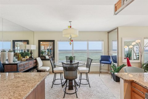 Copropriété à louer à Fort Lauderdale, Floride: 2 chambres, 139.35 m2 № 2063587 - photo 15